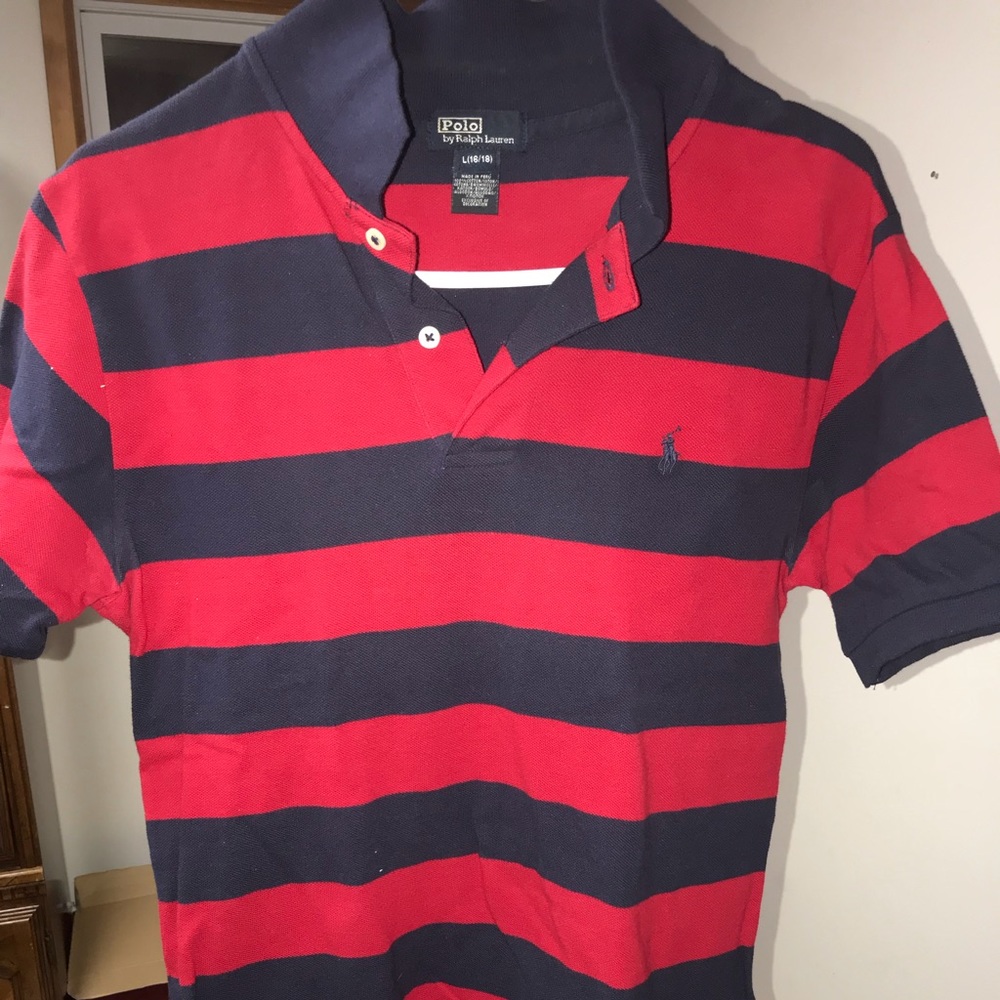 Very nice polo shirt 16-18 large in big kids